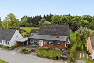 Villa på Nølev Byvej 6, Nølev, 8300 Odder