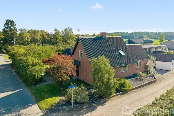 Villa på Nauhøjvej 12, 8410 Rønde