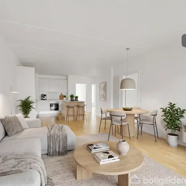 Stue med lys sofa, sofabord og tv. Rundt bord med stole står ved siden af. Køkken i baggrunden med ø. Lys træfarvet gulv. Tekst: "Visualisering".