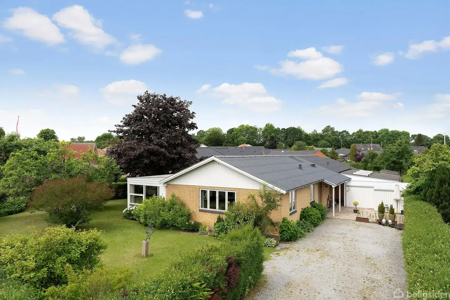 Velholdt villa med central beliggenhed