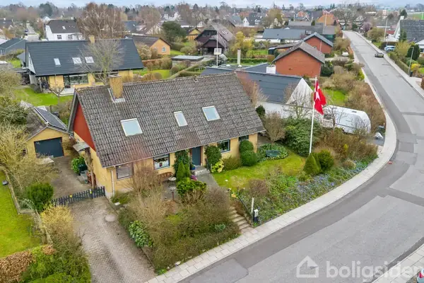 Flot, velindrettet villa på god beliggenhed