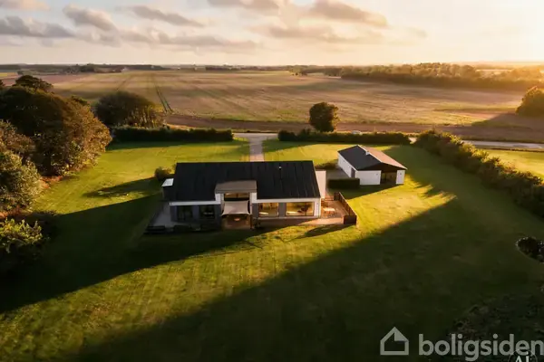 Villa på Hellevadvej 27, 9320 Hjallerup