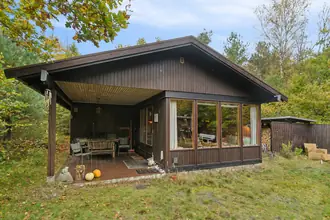 Fritidshus på Bakkevej 6, Fjellerup Strand, 8585 Glesborg