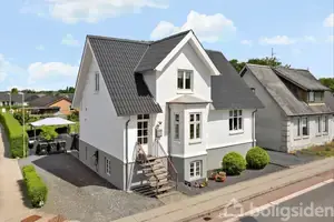 Villa på Hovedgaden 83, 8961 Allingåbro
