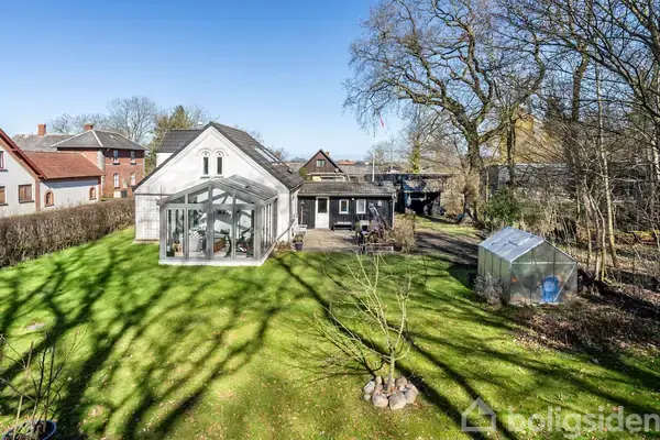 Hyggeligt hjem med god planløsning og skøn terrasse til udelivet!