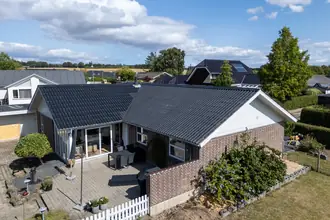 Villa på Mølbækvej 4, Norring, 8382 Hinnerup