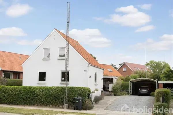 Villa på Grundtvigs Alle 108, 6400 Sønderborg