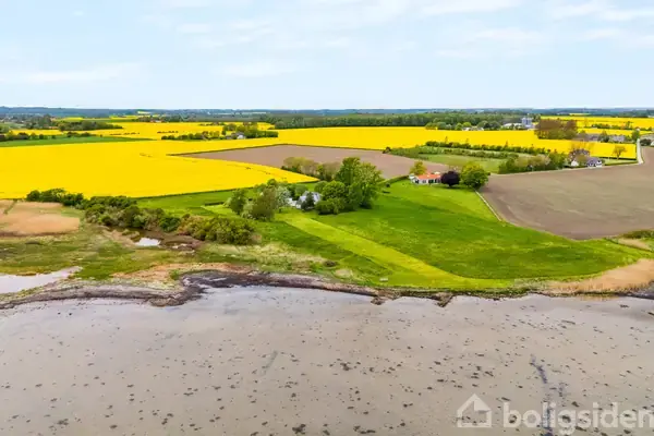 Landejendom på Søby Strandvej 31, 8300 Odder