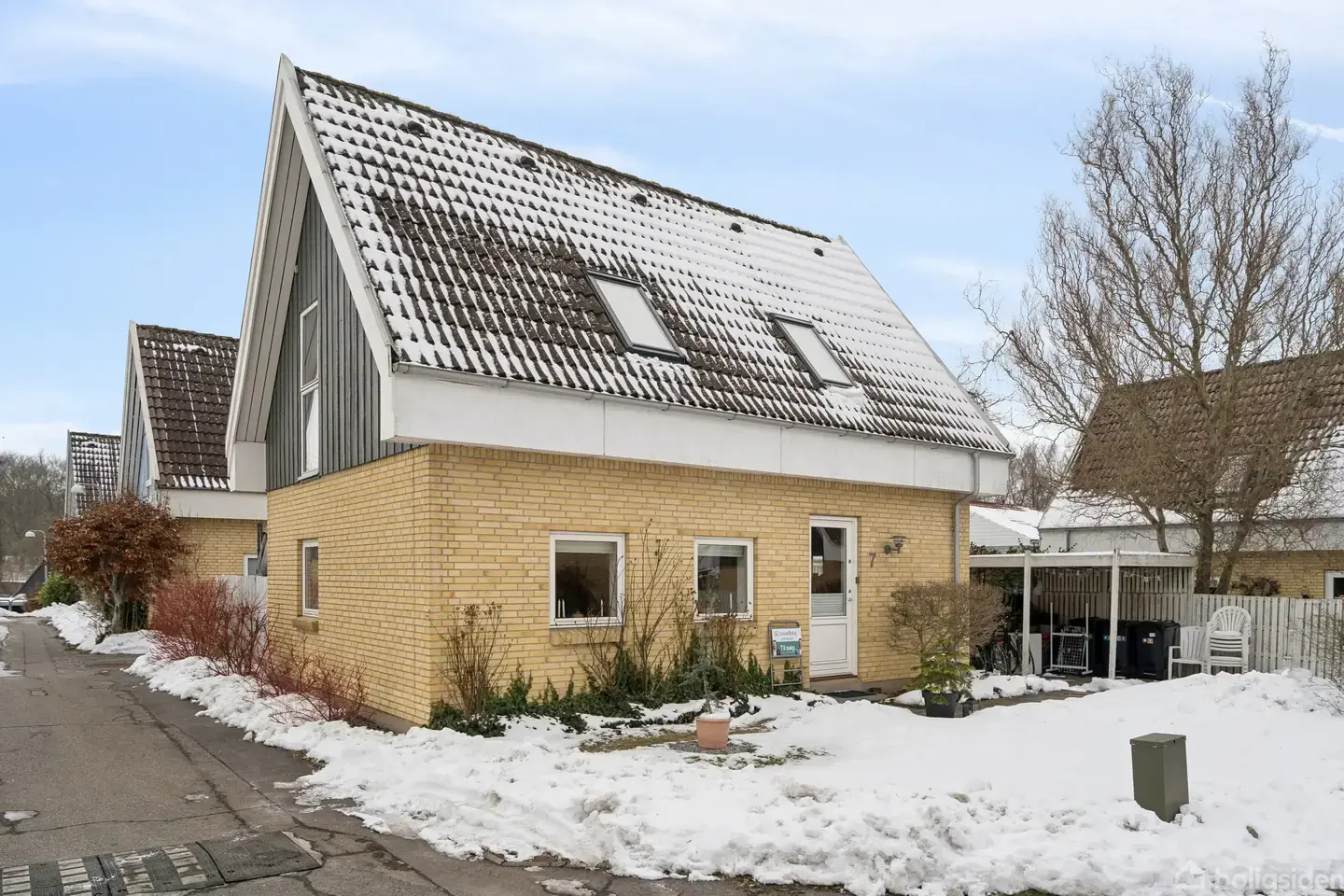 Attraktiv villa med god indretning og nem have