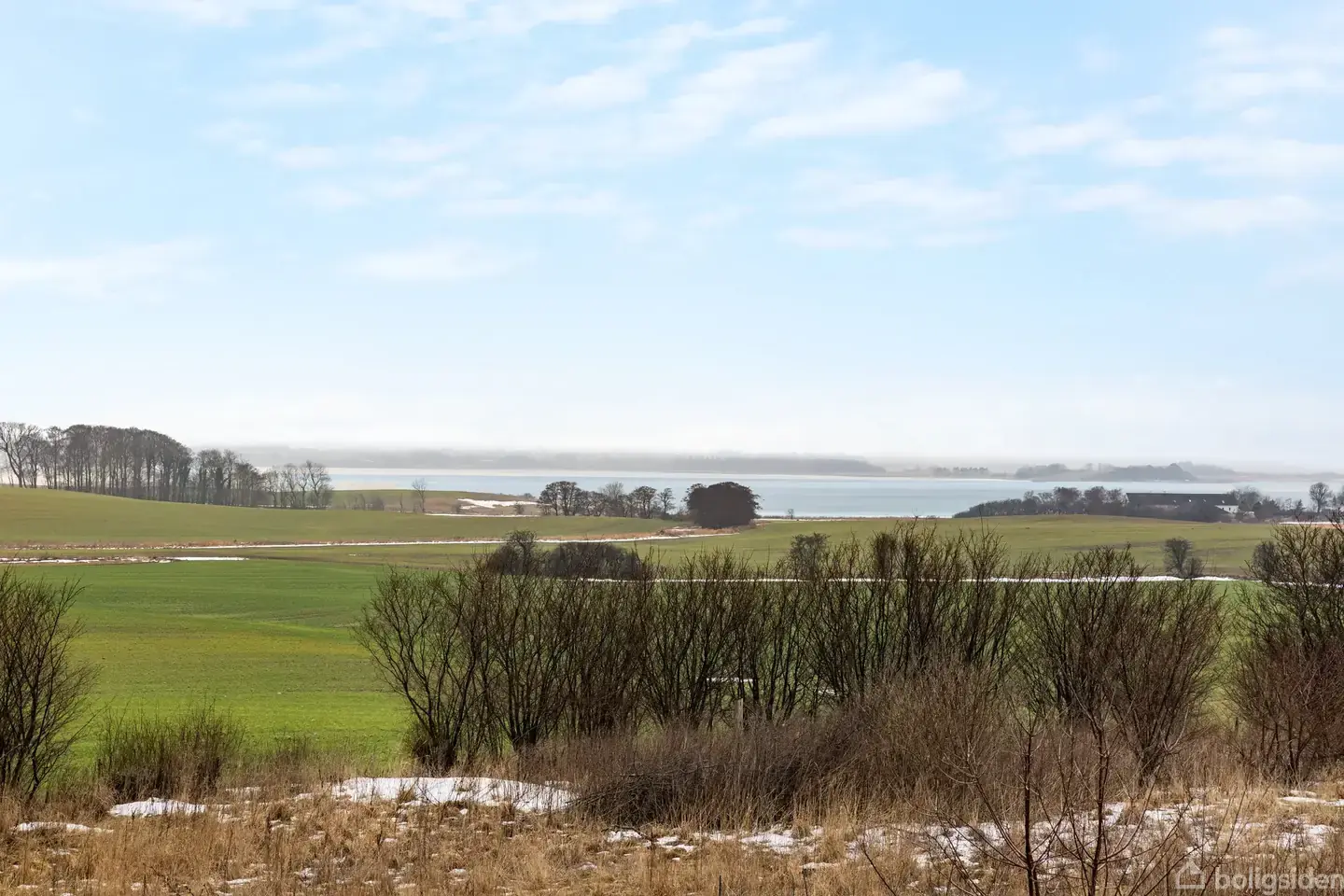 Villa på stor grund og med smuk udsigt på Mols