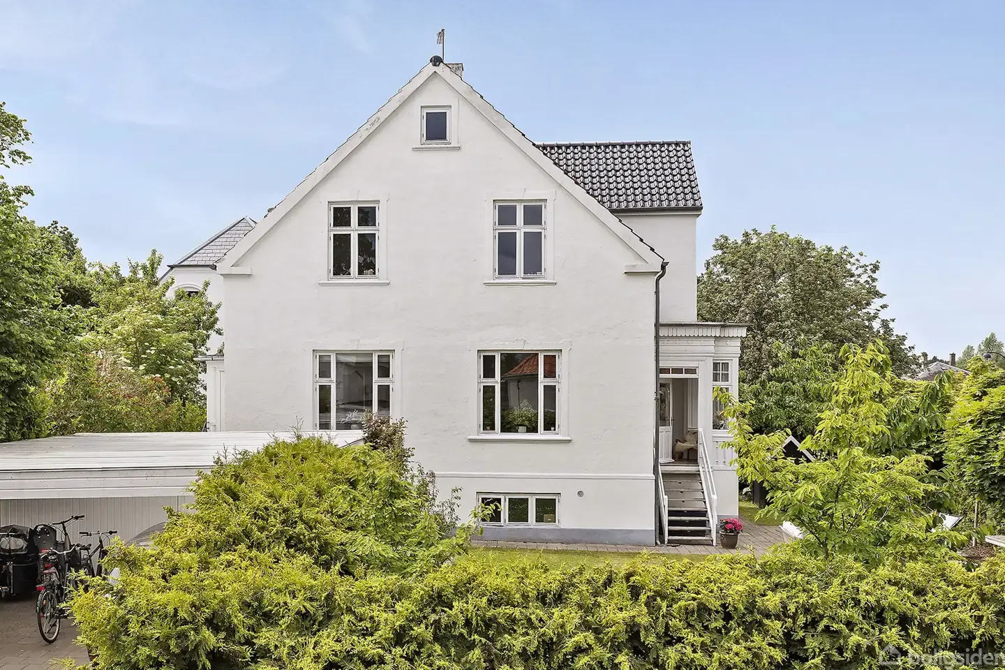 Klassisk murermestervilla med charme og skøn have i eftertragtede Gentofte