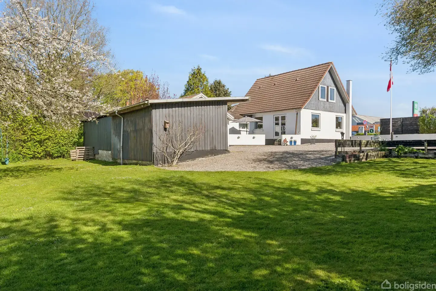 Lys villa med sjæl og solrig have - Visning 2