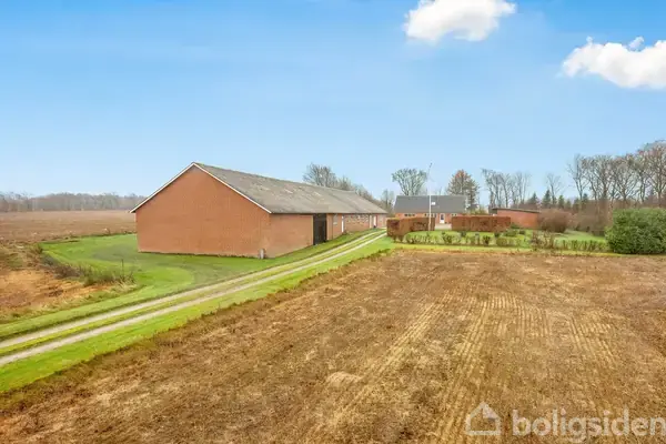 Landejendom på Herningvej 128, 7500 Holstebro