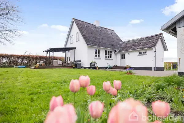 Villa på Kvottrupvej 82, 8471 Sabro