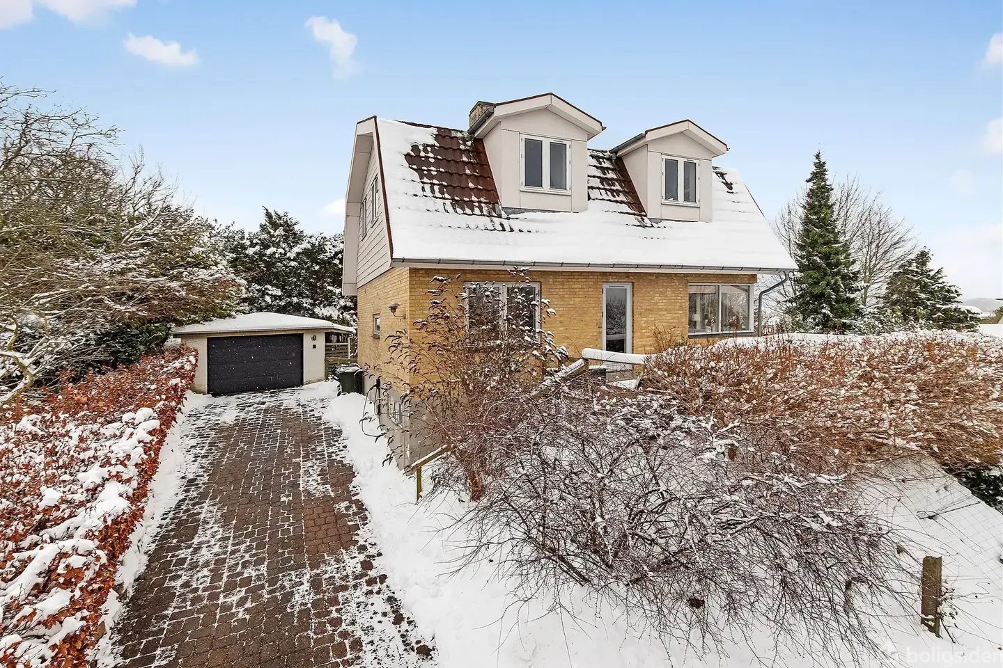 Indbydende og velindrettet villa i hjertet af Rønde