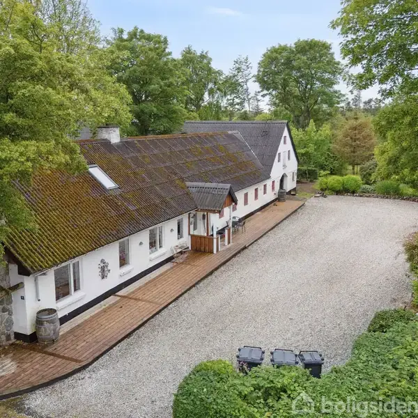 Landejendom på Solvangsvej 9, 9800 Hjørring