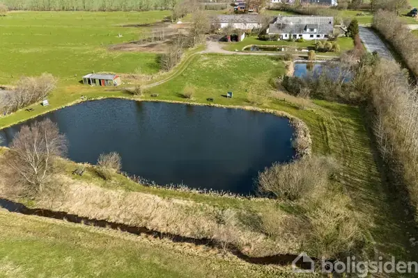 Landejendom på Gønderupvej 10, 9760 Vrå