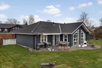 Villa på Husumgårdvej 10, Ølsted, 8380 Trige