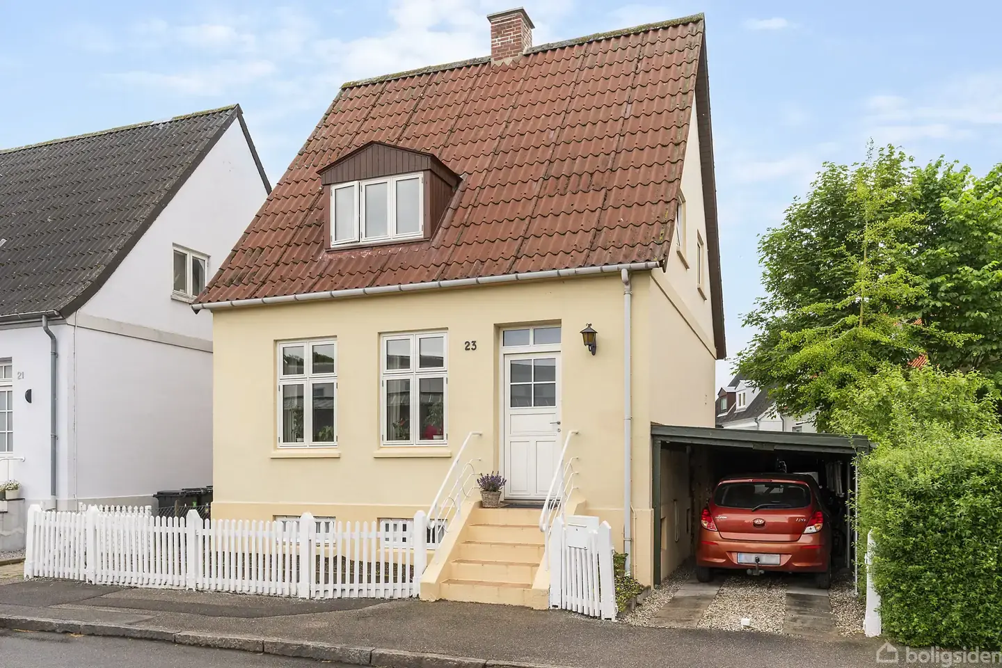 Charmerende byhus i Nykøbing F med central beliggenhed og skøn have