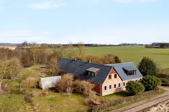 Landejendom på Gersdorffslundvej 5, Hou, 8300 Odder