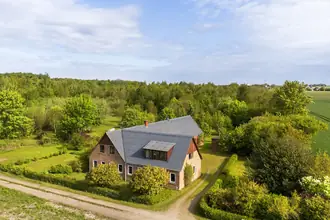 Landejendom på Gersdorffslundvej 5, Hou, 8300 Odder