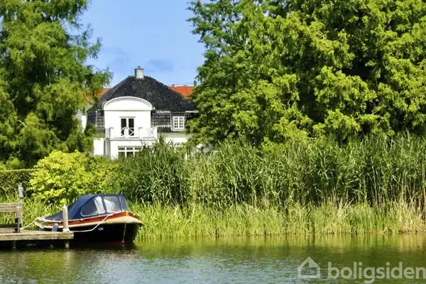 Villa på Dronninggårds Alle 11, 2840 Holte