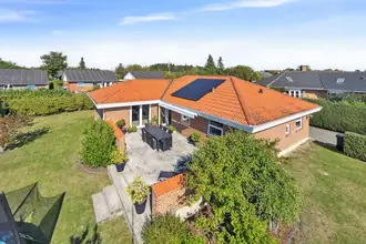 Rækkehus på Violvej 10, Aakirkeby, 3720 Aakirkeby