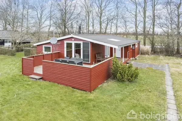 Fritidsbolig på Pøt Strandby 117, 7130 Juelsminde