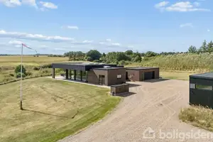 Landejendom på Sparkærvej 12, 8800 Viborg