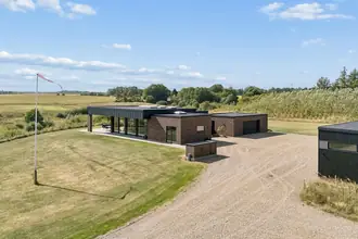 Landejendom på Sparkærvej 12, 8800 Viborg