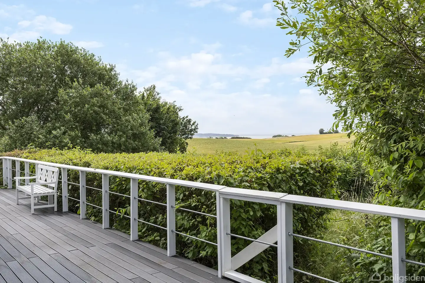 Rummeligt sommerhus med havudsigt og stemningen i behold – pohled 2