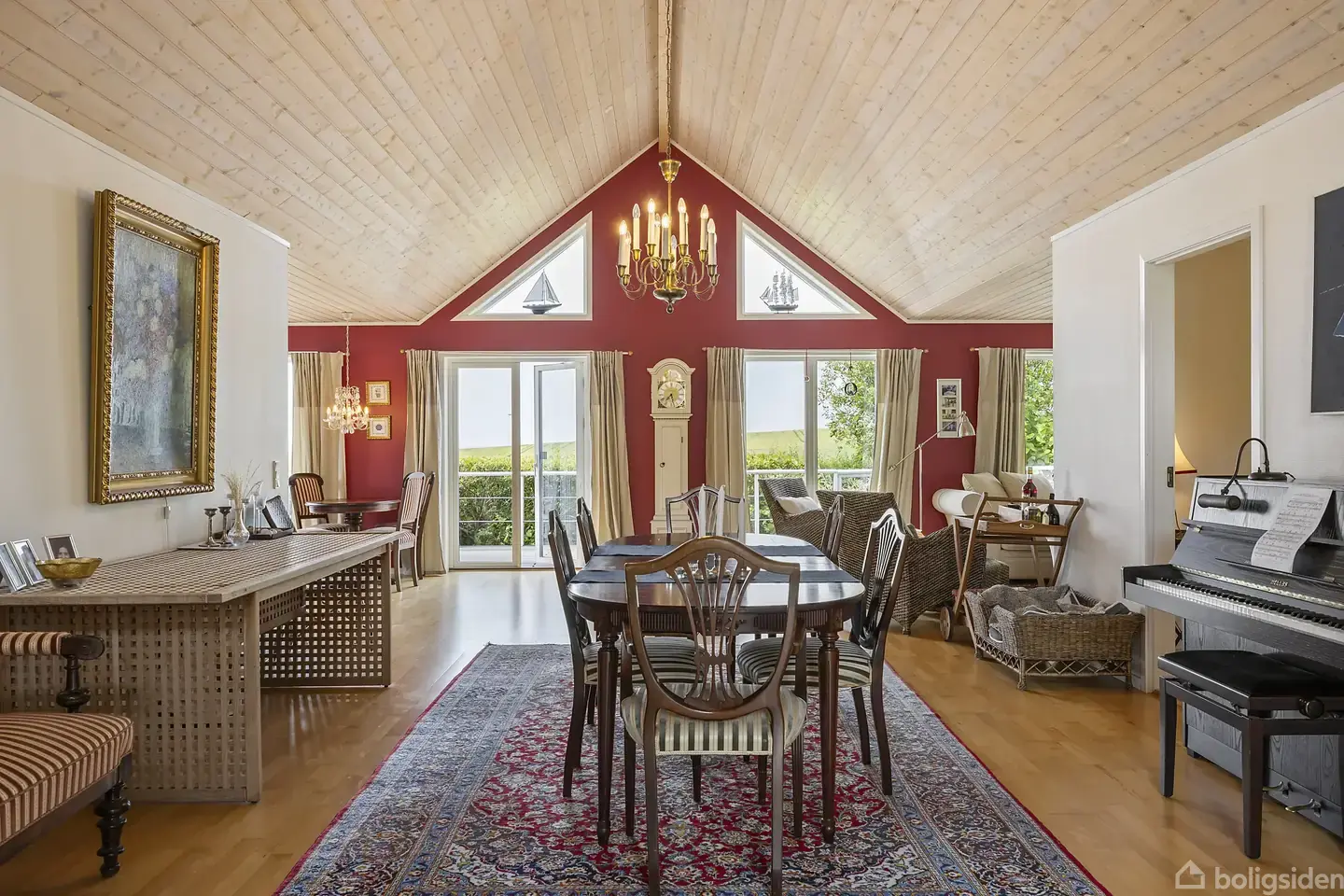 Rummeligt sommerhus med havudsigt og stemningen i behold – pohled 4