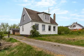 Villa på Splitsgårdsvej 11, Klemensker, 3782 Klemensker