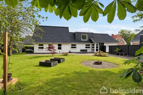 Villa på Sct Hans Vej 12, 9800 Hjørring