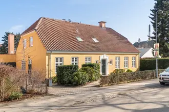 Villa på Femte Juni Plads 6, 2000 Frederiksberg