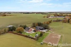 Landejendom på Hvilstedvej 7, 8355 Solbjerg