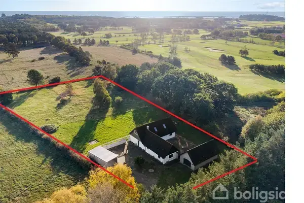 Villa på Strandvejen 12, 9370 Hals
