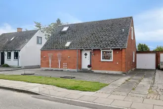 Villa på Bresemanns Allé 18, 4900 Nakskov