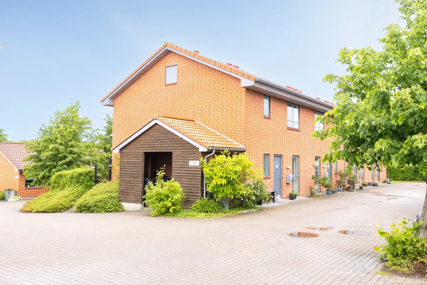Velindrettet enderækkehus i naturskønne omgivelser