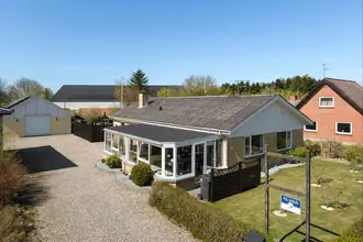 Villa på Løgstørvej 43, Strandby, 9640 Farsø