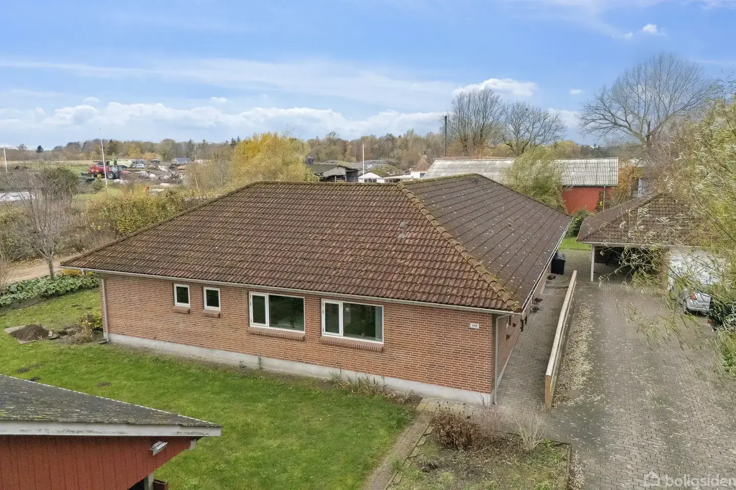 Velholdt villa på 226 m² med store udbygninger og attraktiv grund på 3.295 m² i Trøstrup - Visning 2