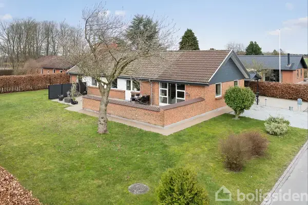 Villa på J.A. Petersens Park 7, 6093 Sjølund