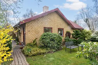 Villa på Kalhavevej 15, 8763 Rask Mølle