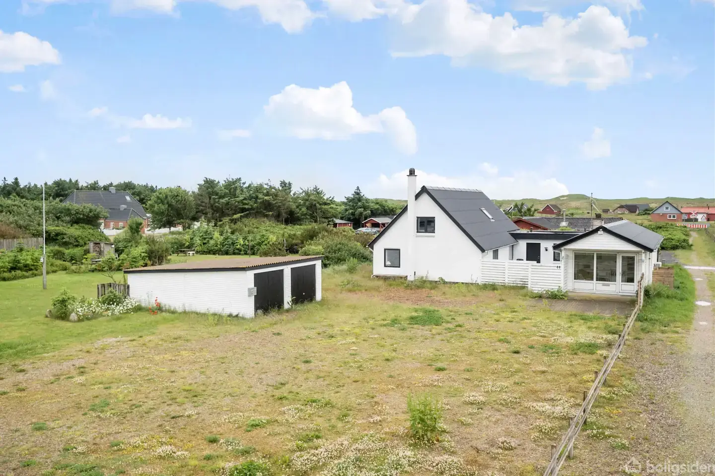 Charmerende villa i Vrist med god plads og stor grund