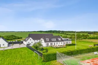 Landejendom på Hirtshalsvej 246, 9800 Hjørring