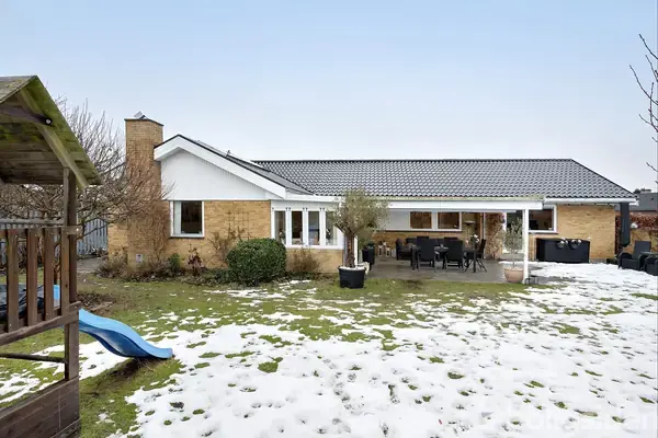 Villa på Hvidkløvervej 9, 4030 Tune