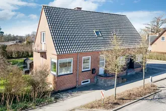 Villa på Hovedgaden 63, Poulstrup, 9760 Vrå