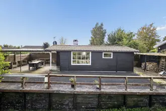 Fritidshus på Svalemosevej 91, 4671 Strøby