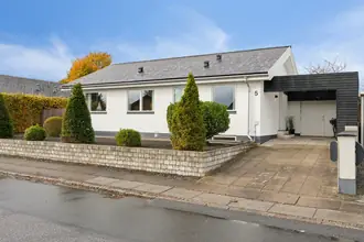 Villa på Jettes Allé 5, Dyrup, 5250 Odense SV