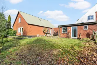 Villa på Hjøllundvej 4, Gludsted, 7361 Ejstrupholm